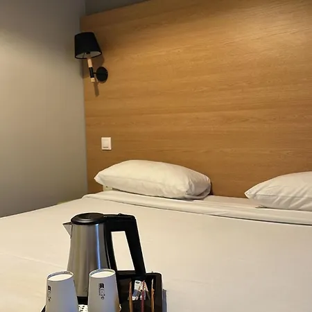 Hotell Reseda 3*