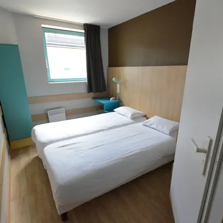 Reseda Hotel 3*